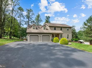 240 Ruth Rd, Fleetwood, PA 19522