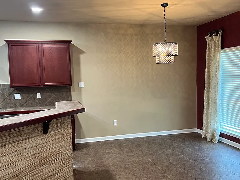 17068 Richmond Dr — Photo 4