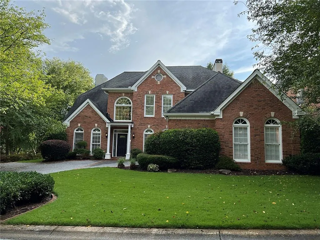 5 bed, 3.5 bath, 4041 sqft, $5,000 — Photo 1