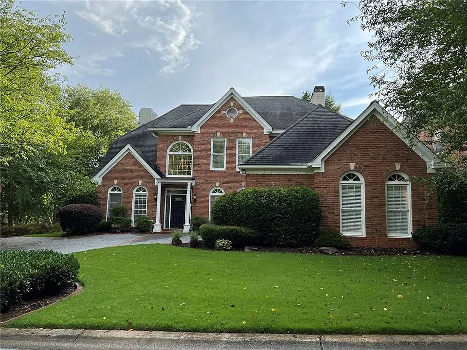 4608 Chattahoochee Xing SE