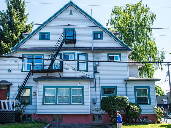 2nd image of 1404 SE 23rd Ave #1