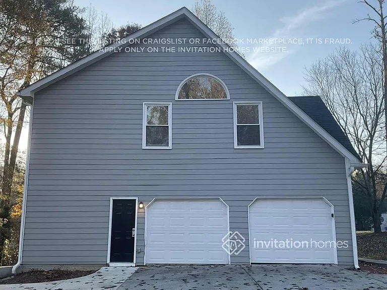 1810 Collines Ave SW — Photo 2