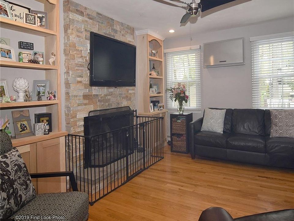 11 Castleton Dr, Cranston, RI 02921 Zillow