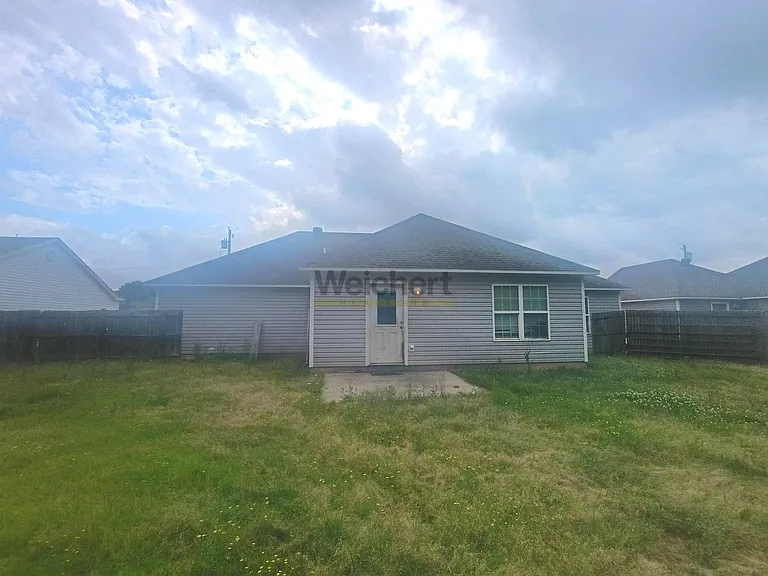 602 Marion St — Photo 3
