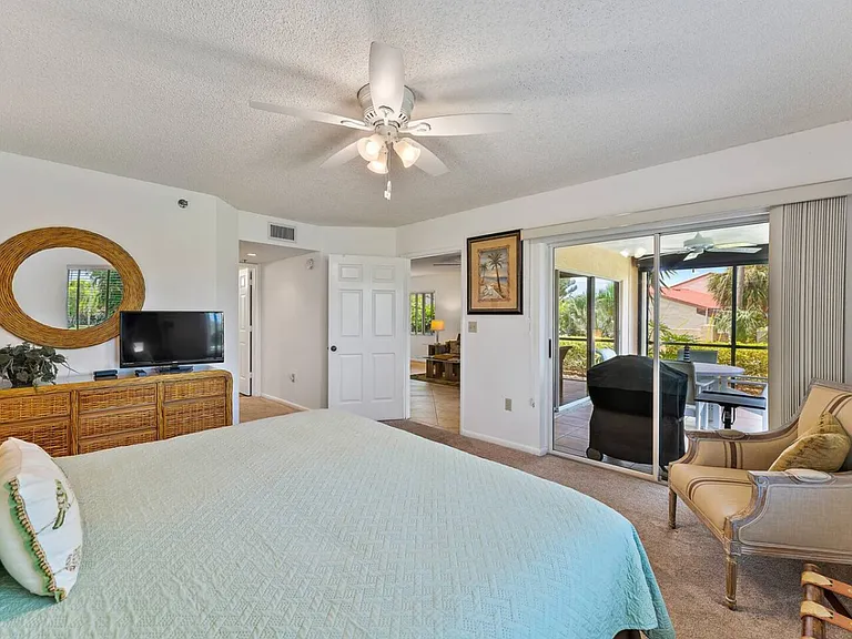 Palm Ave — Photo 24