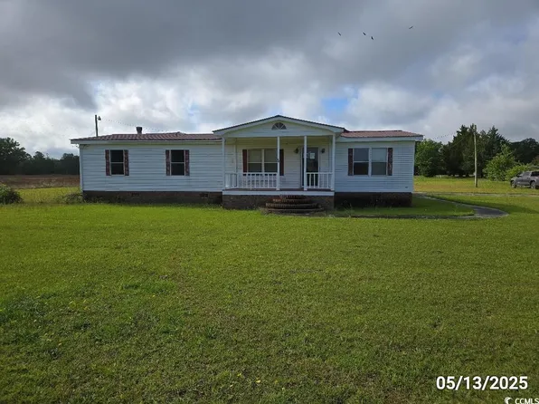 11 Lilac Ln., Nesmith, SC 29580