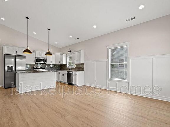 5th image of 3310 Tytus Ave