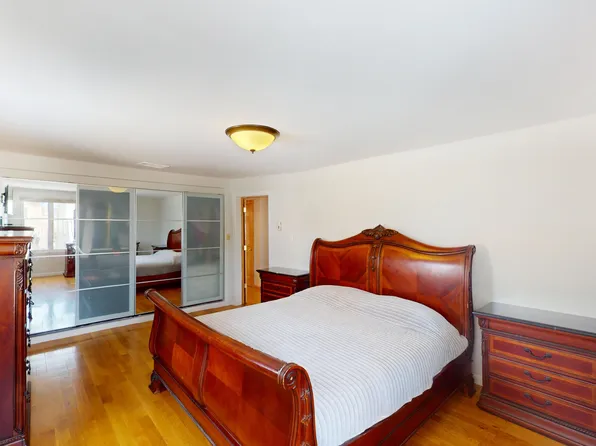 3718 Neptune Avenue image 6 of 18