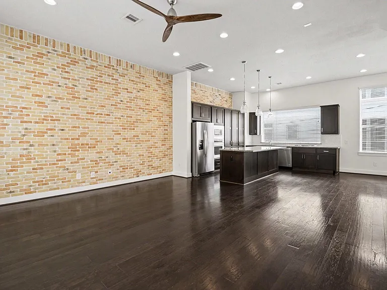 715 Hartman St — Photo 10