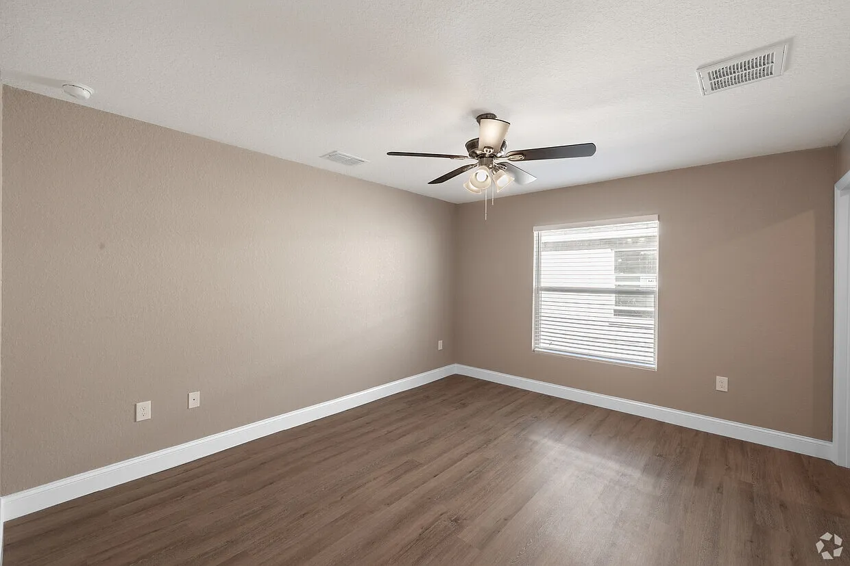 1118 Gay Road - 1 — Photo 4