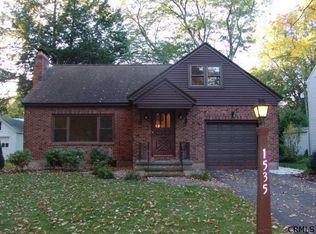 1535 Regent St, Niskayuna, NY 12309