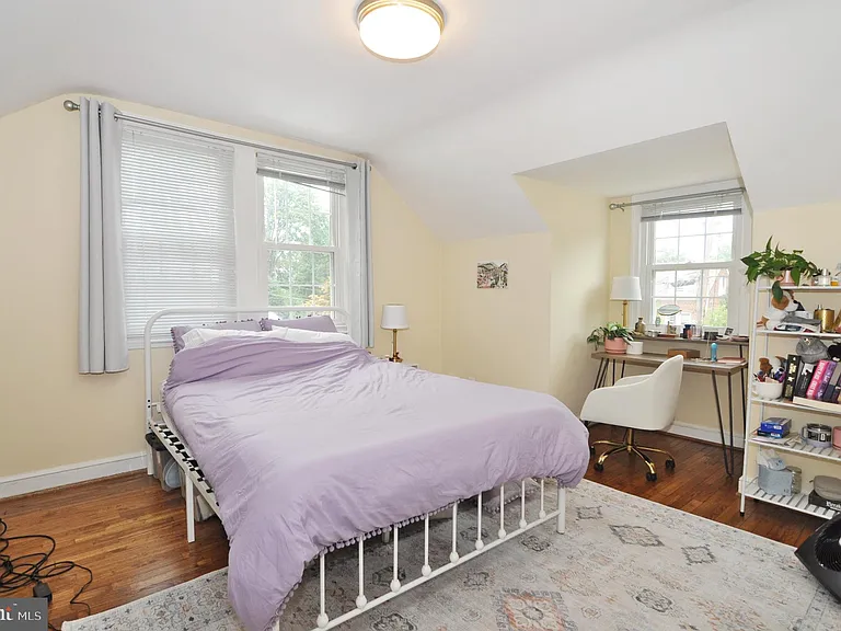 2124 N Troy St — Photo 15