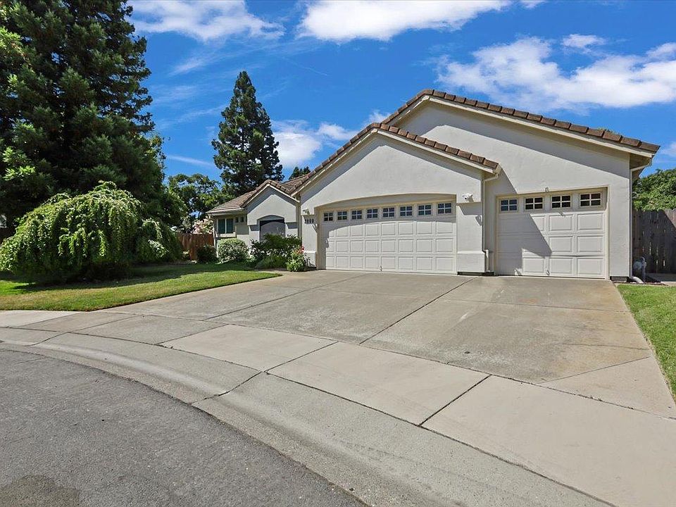 1st image of 2000 Parkwood Ct