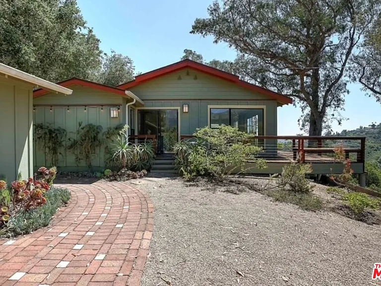 112 Crestview Ln — Photo 2