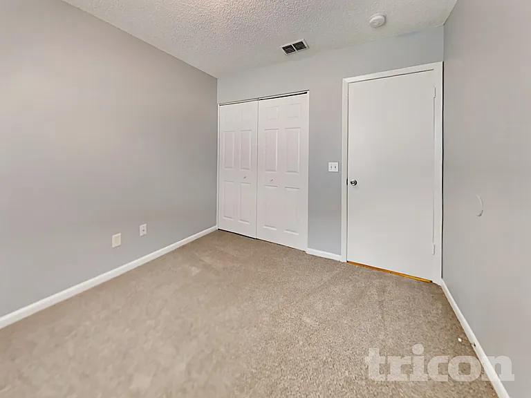 1947 Crown Park Dr — Photo 10