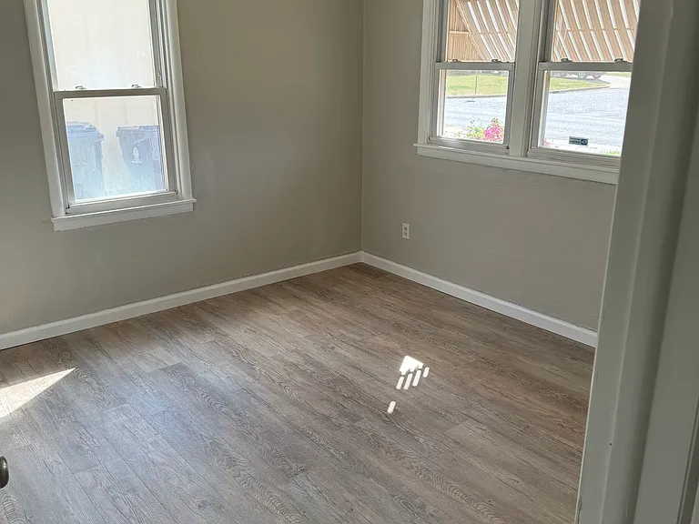 5324 S Agnew Ave — Photo 8