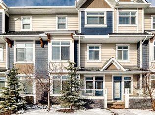 833 S 85th St SW, Calgary, AB T3H 1Y1