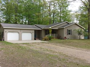 4261 Pebble Beach Dr, Gladwin, MI 48624