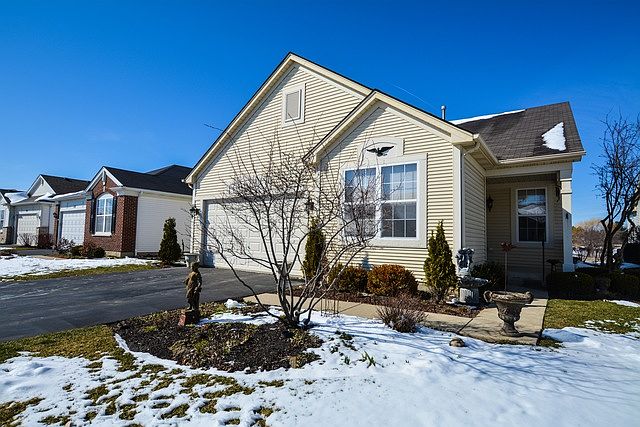 1st image of 370 Longfield Ln