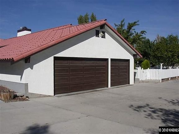 3-car Garage and Work Bench