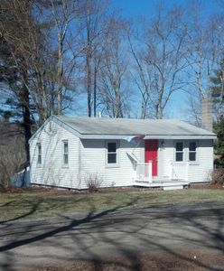 27 Collettes Grove Rd, Derry, NH, 03038