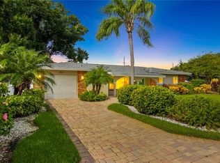 2521 Tropical Shores Dr SE, Saint Petersburg, FL 33705