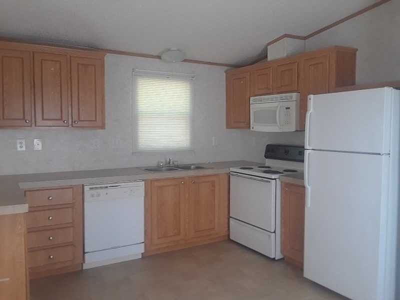 2nd image of 1128 Brazos Ct