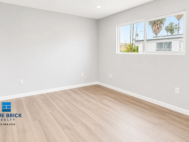 5000 W Coliseum St #8 — Photo 9
