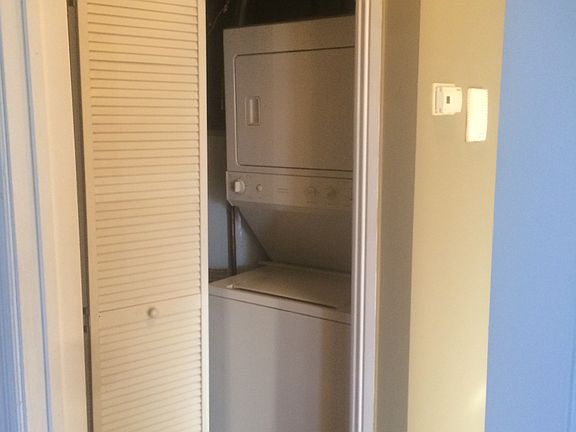 3rd image of 4801 S Calumet Ave #3