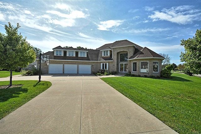 1st image of 1098 W Longfellow Dr