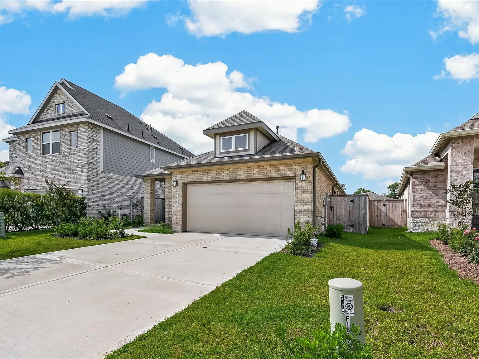 3 bed, 2.0 bath, 1749 sqft, $1,900 — Photo 4