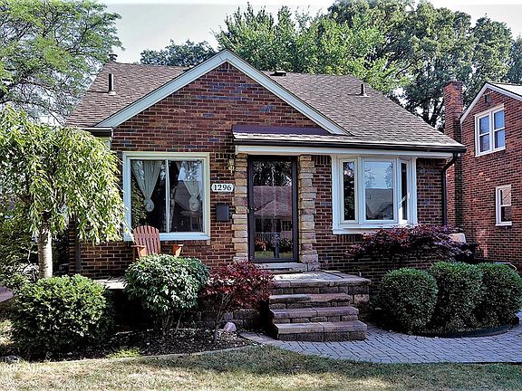 2nd image of 1296 Aline Dr