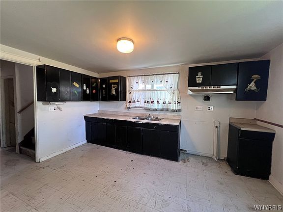 2nd image of 32 Columbus Ave
