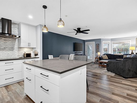 4th image of 19236 Ford Rd #304