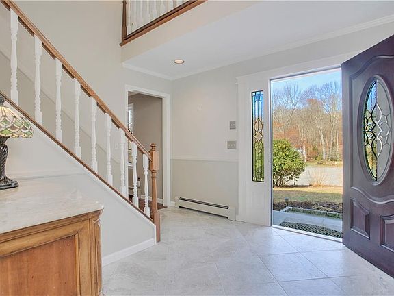 3rd image of 26 Bear Berry Ln