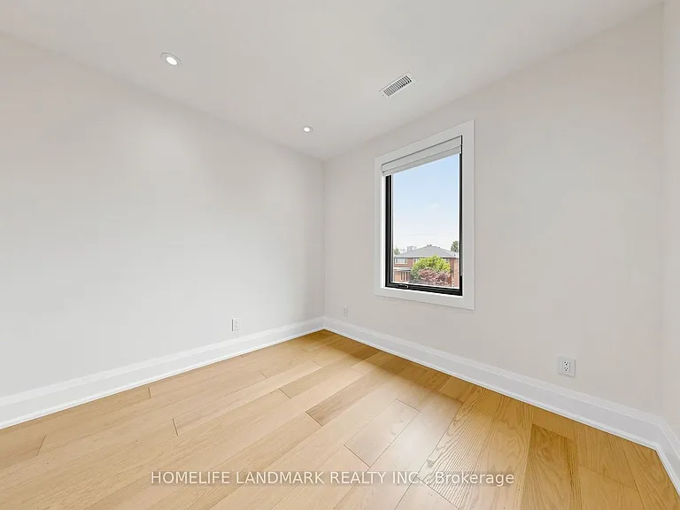 750 Glengrove Ave W #B — Photo 25
