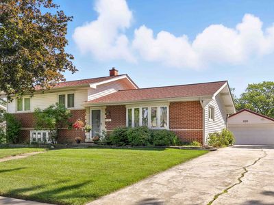 125 N Stratton Ln, Mount Prospect, IL, 60056