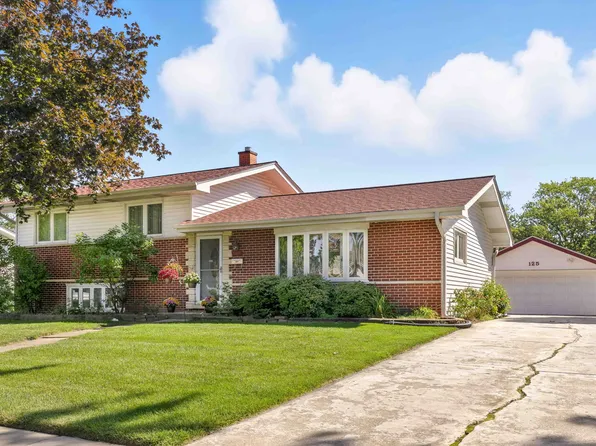 125 N Stratton Ln, Mount Prospect, IL 60056