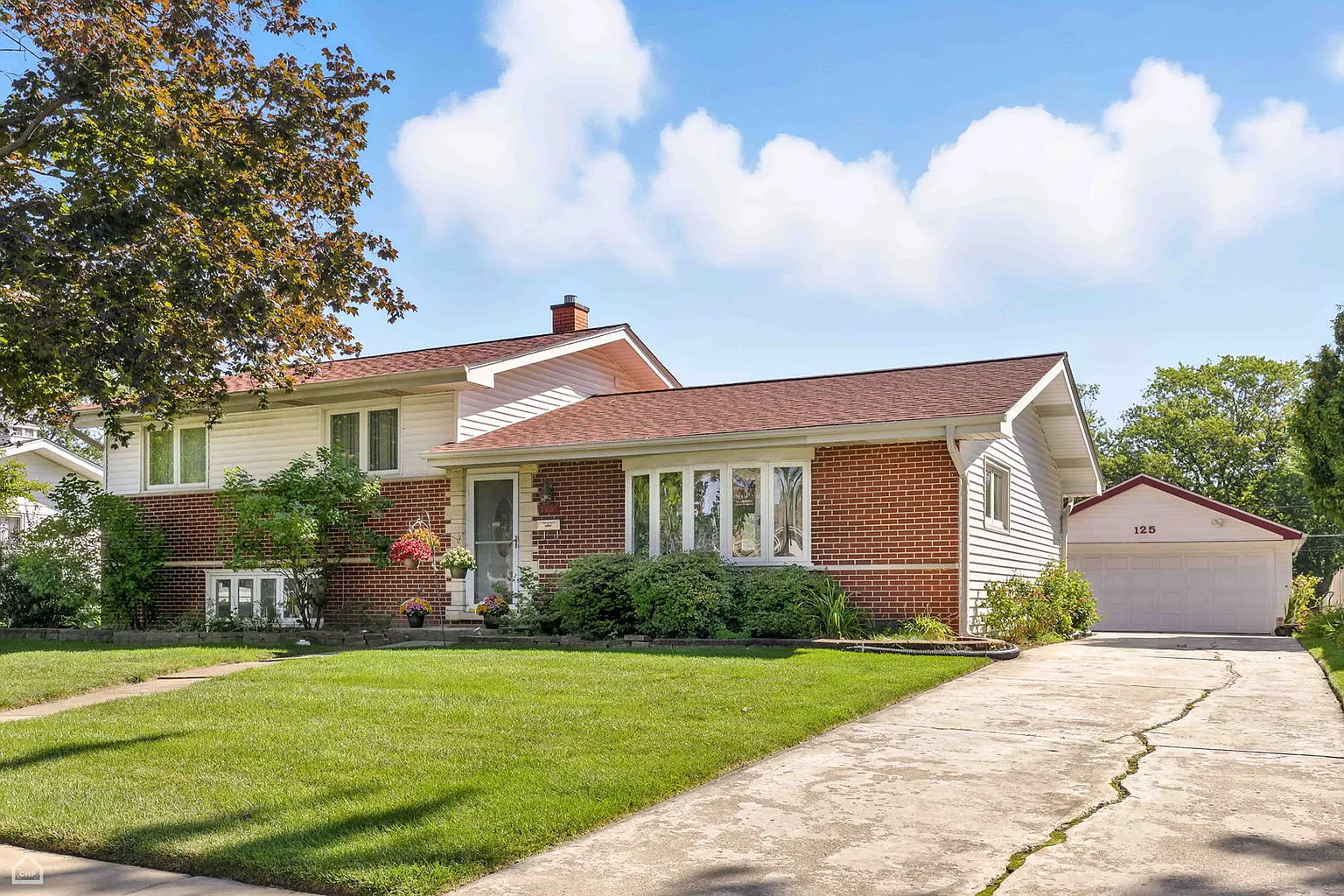 125 N Stratton Ln photo 1