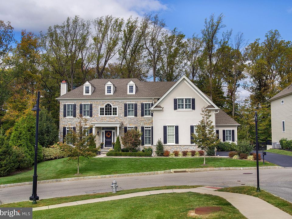 1st image of 3907 Woodland Dr