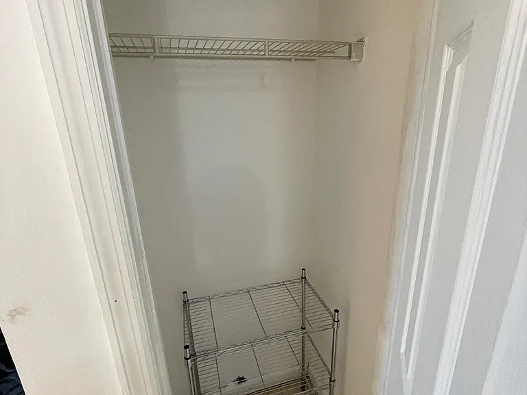 1109 Rockland Ave #1L — Photo 10
