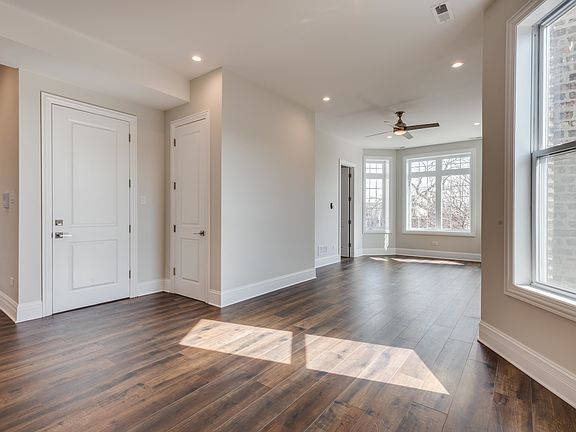 5th image of 4830 S Saint Lawrence Ave #3
