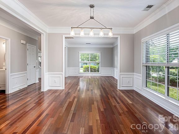 3rd image of 107 Monterey Dr