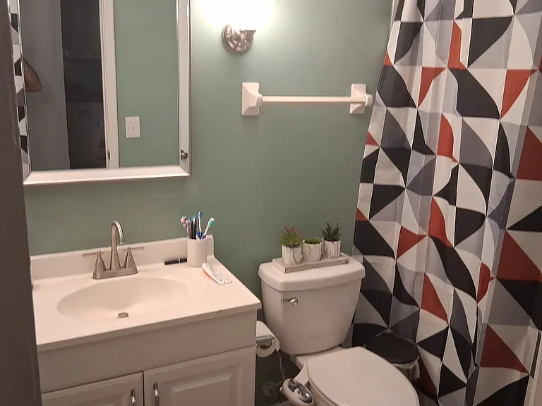 109 Royal Park Dr — Photo 2