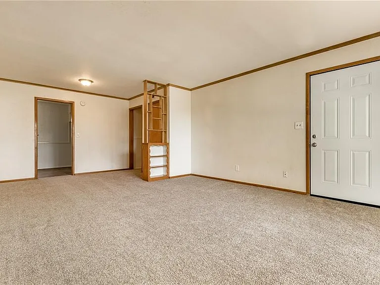 205 Tullahoma Dr — Photo 2