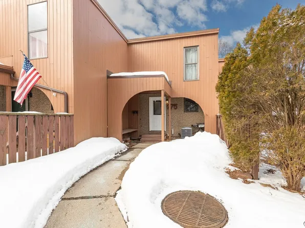 275 Cedar Ct, Baldwinsville, NY 13027