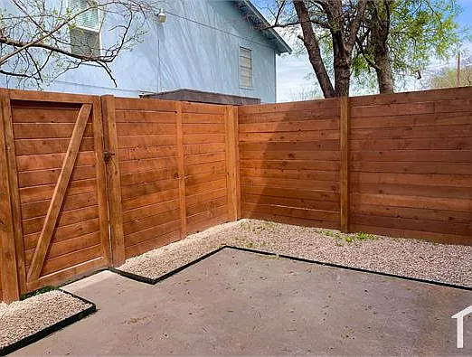 1913 Hearthstone Dr #B — Photo 12