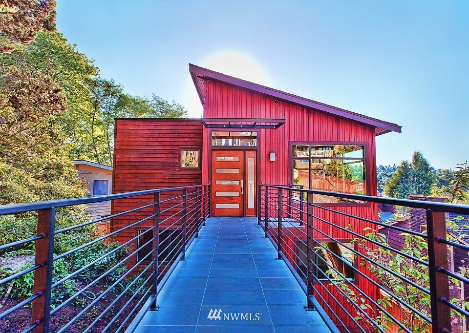 1st image of 311 34th Avenue E
