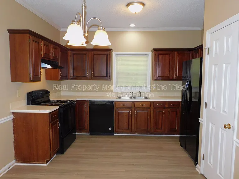 7185 Avenbury Cir — Photo 6