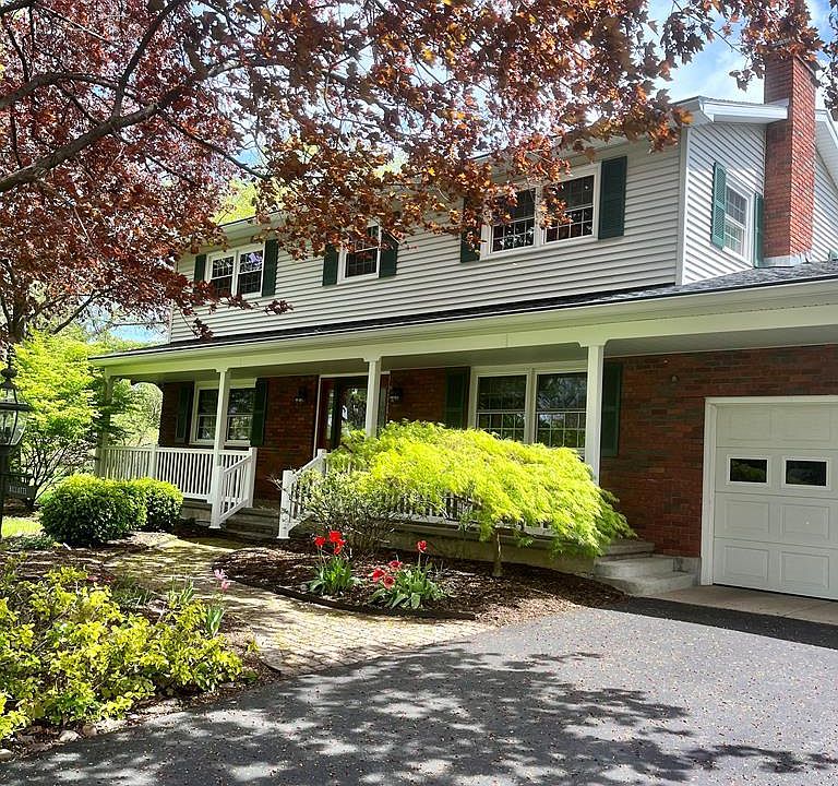 1st image of 82 Brookside Cir